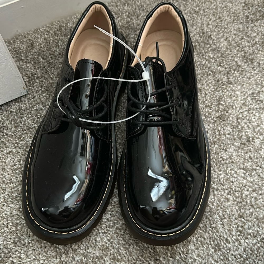 Black pleather lace up loafer